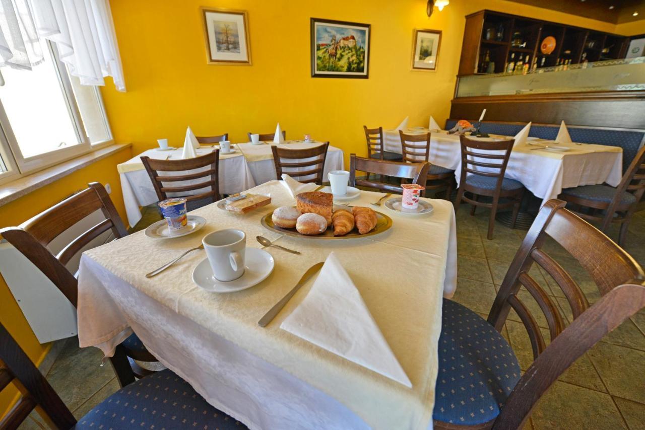 Bed And Breakfast Julia Seget  ภายนอก รูปภาพ