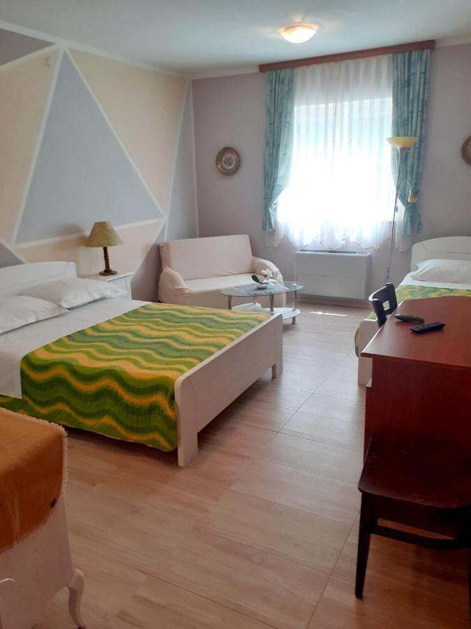 Bed And Breakfast Julia Seget  ภายนอก รูปภาพ