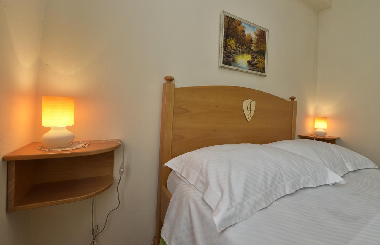 Bed And Breakfast Julia Seget  ภายนอก รูปภาพ